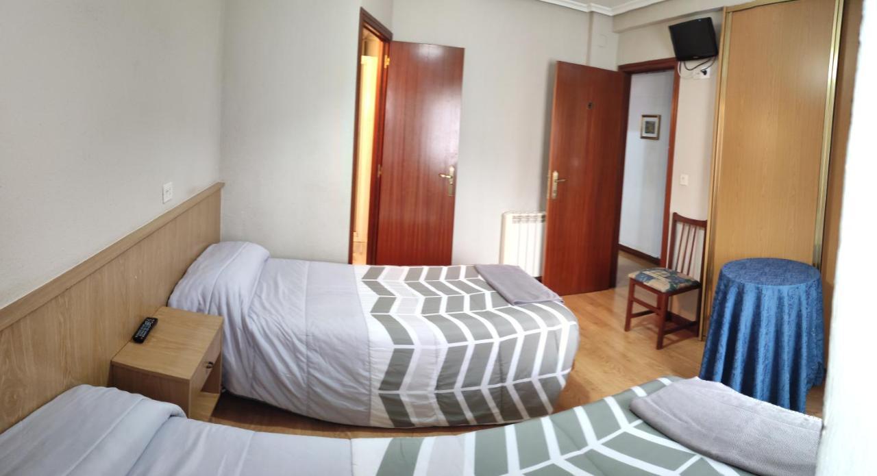 Hostal Castilla Міранда-де-Ебро Екстер'єр фото